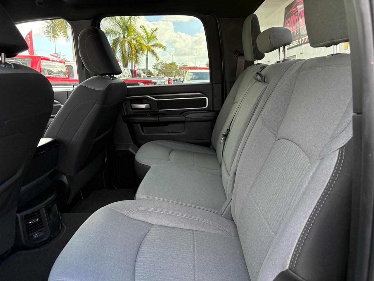 RAM 3500 Big Horn Crew Cab LWB 4WD DRW 2024