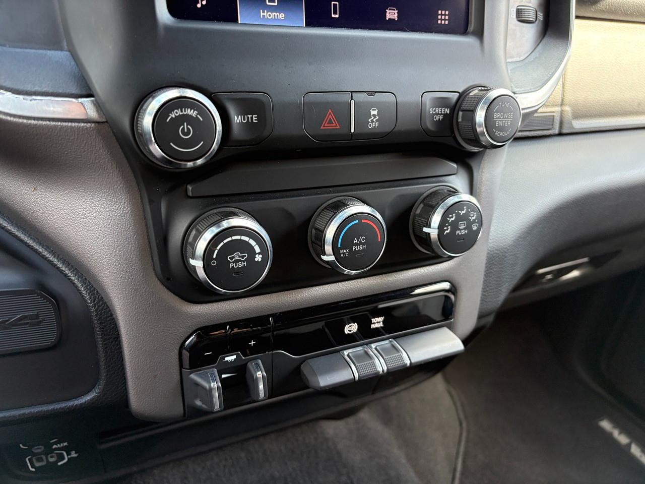 RAM 3500 Big Horn Crew Cab LWB 4WD DRW 2024