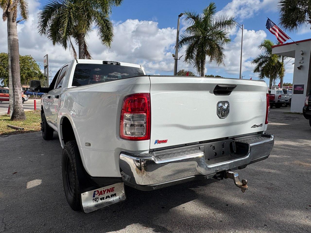 RAM 3500 Tradesman Crew Cab 4WD DRW 2024