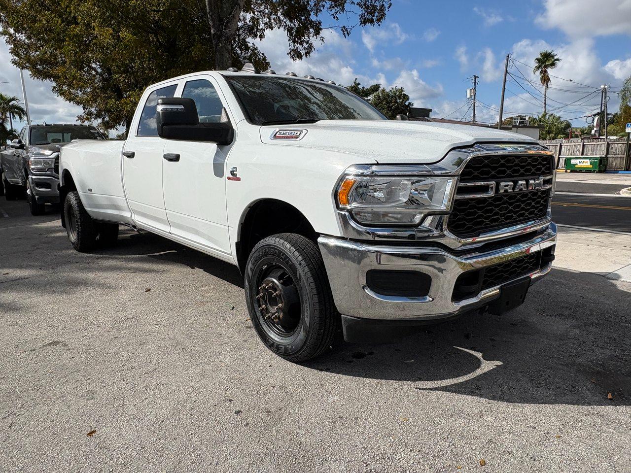 RAM 3500 Tradesman Crew Cab 4WD DRW 2024