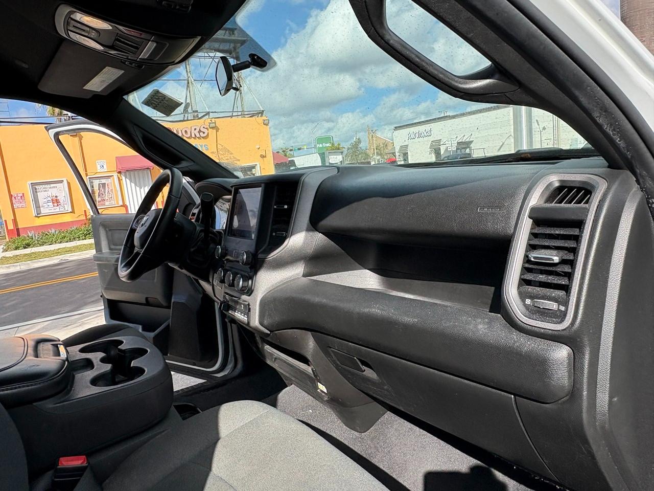 RAM 3500 Tradesman Crew Cab 4WD DRW 2024