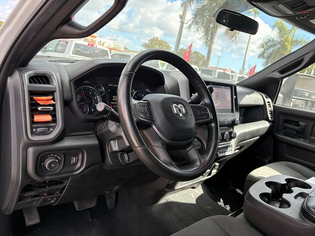 RAM 3500 Tradesman Crew Cab 4WD DRW 2024