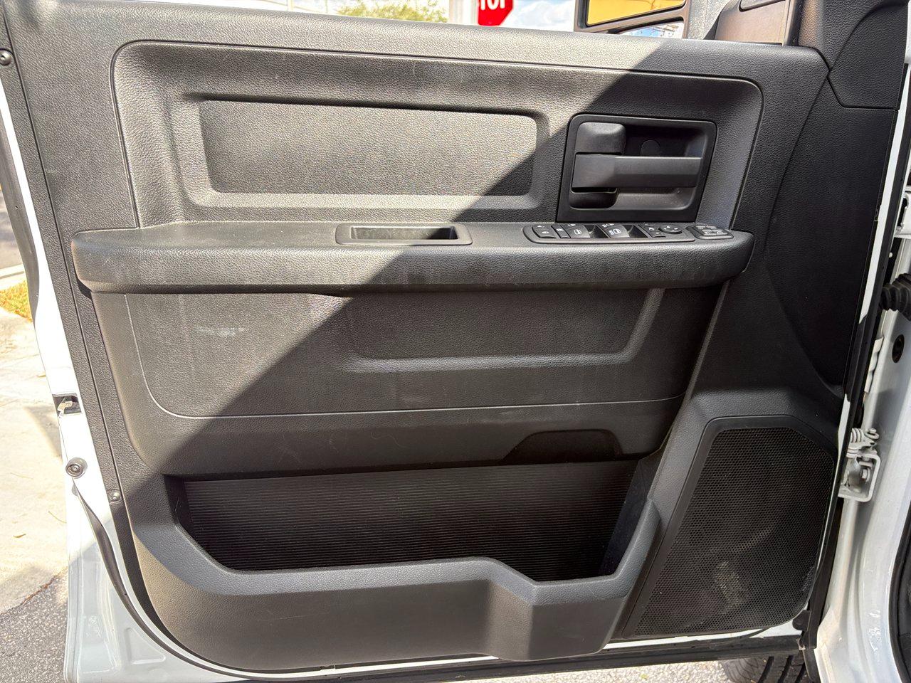 RAM 3500 Tradesman Crew Cab 4WD DRW 2024