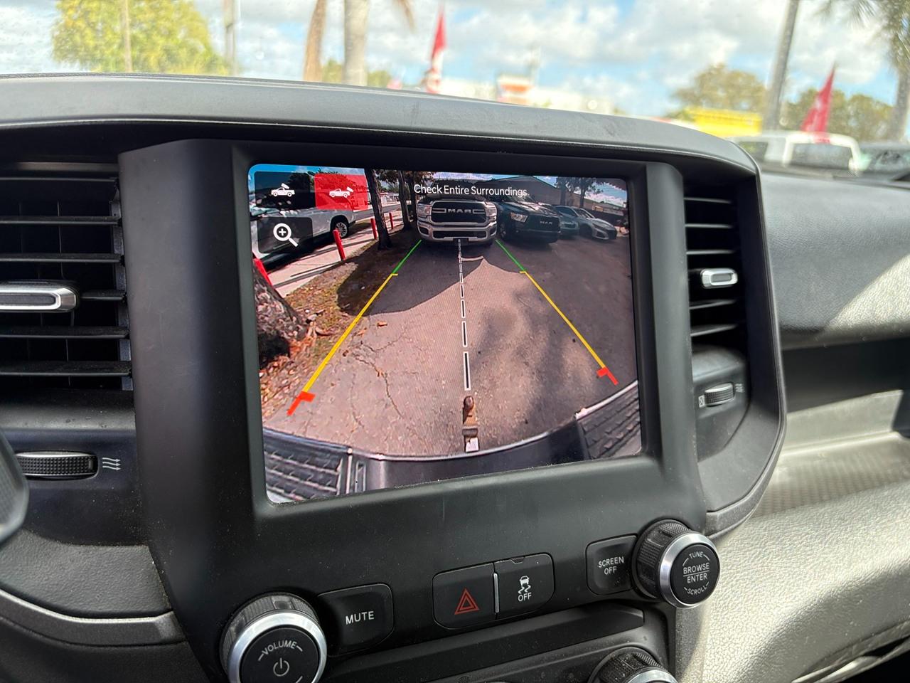 RAM 3500 Tradesman Crew Cab 4WD DRW 2024