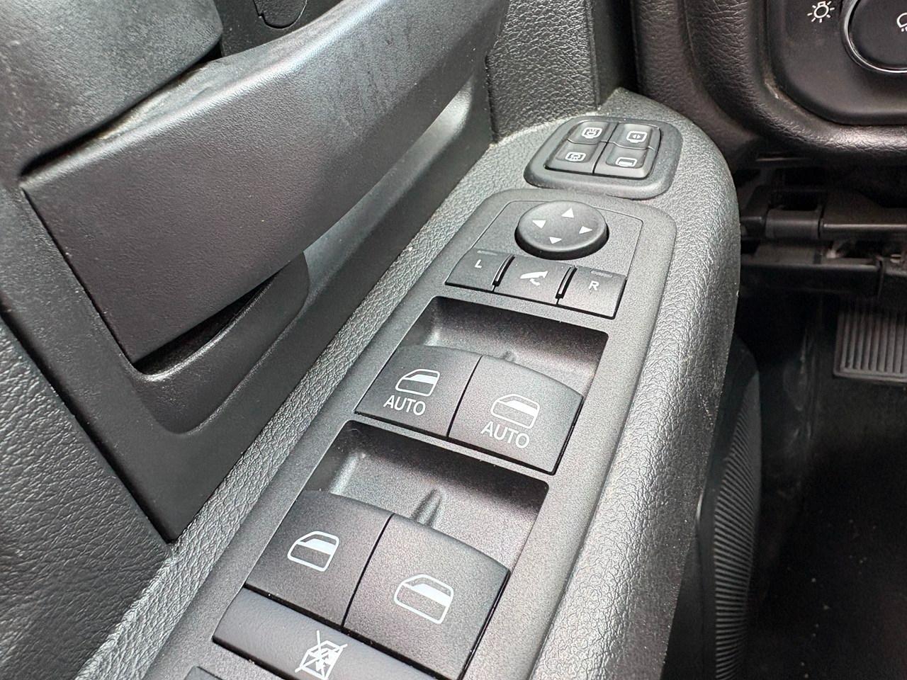 RAM 3500 Tradesman Crew Cab 4WD DRW 2024