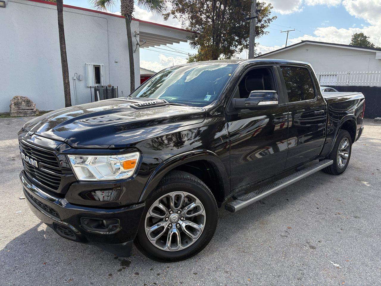 RAM 1500 Laramie Crew Cab SWB 2WD 2022