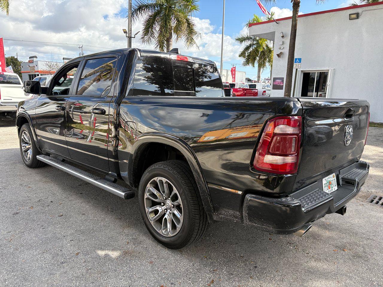 RAM 1500 Laramie Crew Cab SWB 2WD 2022