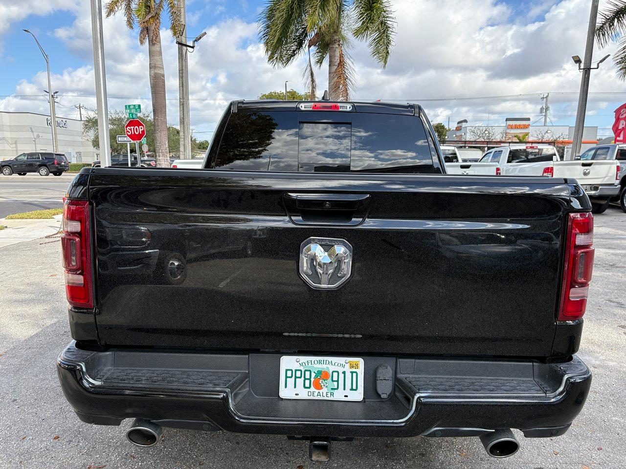 RAM 1500 Laramie Crew Cab SWB 2WD 2022