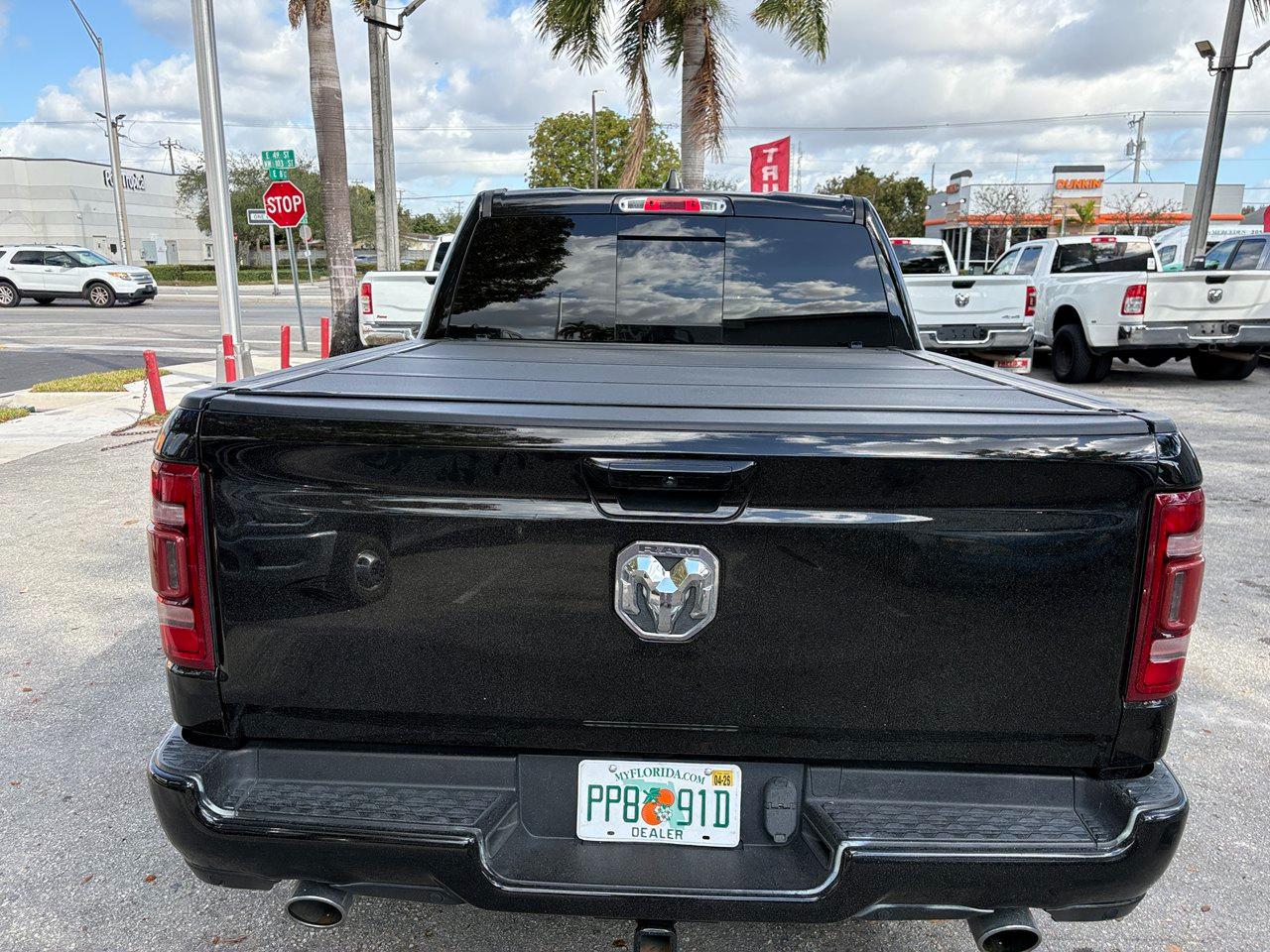 RAM 1500 Laramie Crew Cab SWB 2WD 2022