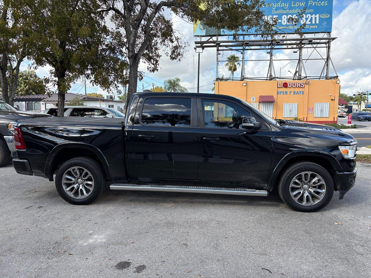 RAM 1500 Laramie Crew Cab SWB 2WD 2022