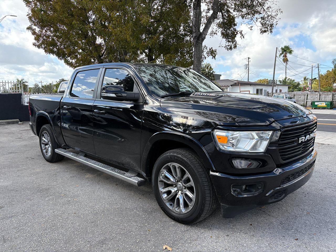 RAM 1500 Laramie Crew Cab SWB 2WD 2022
