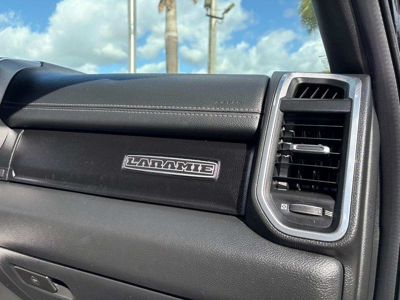 RAM 1500 Laramie Crew Cab SWB 2WD 2022