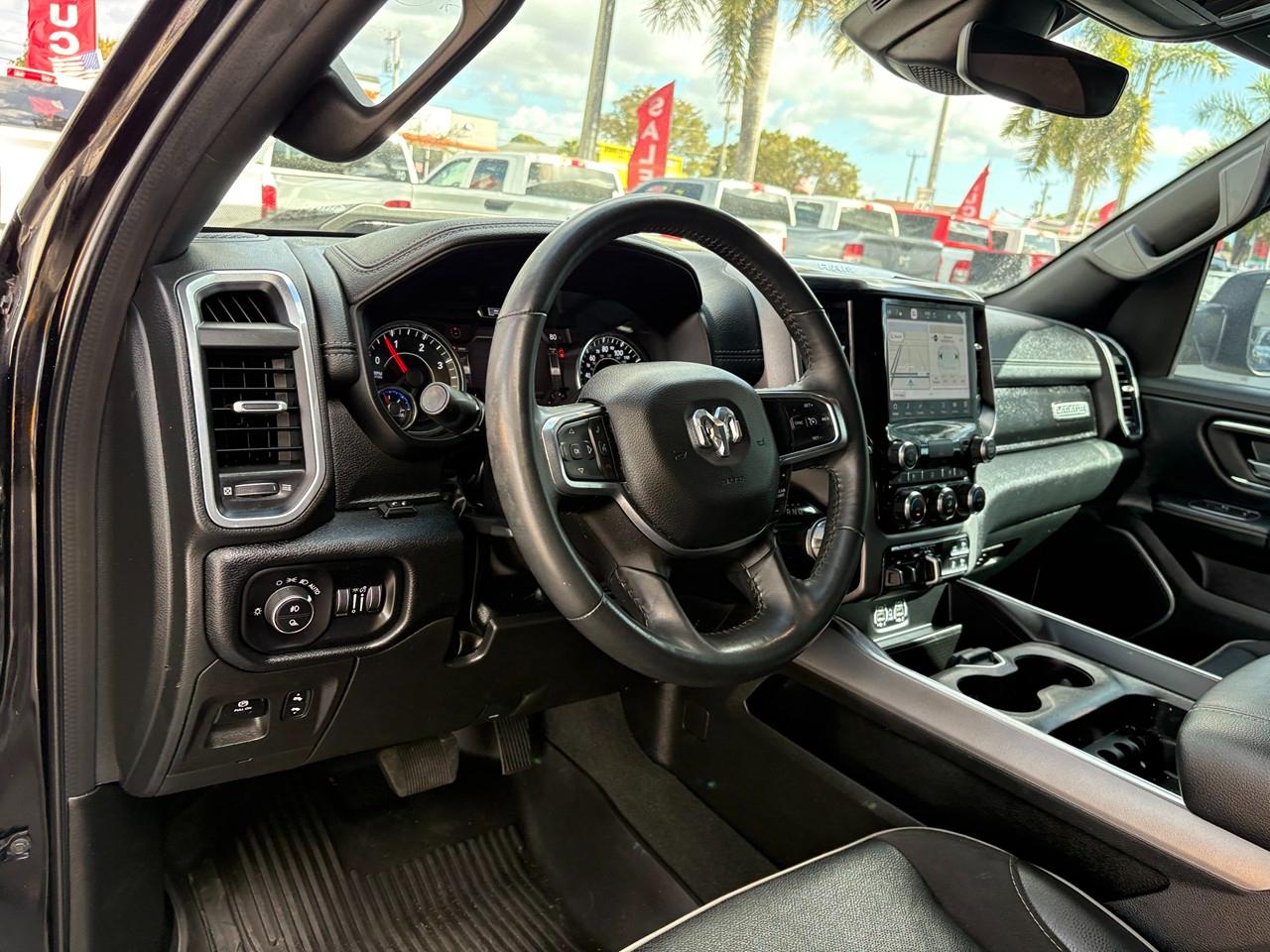 RAM 1500 Laramie Crew Cab SWB 2WD 2022