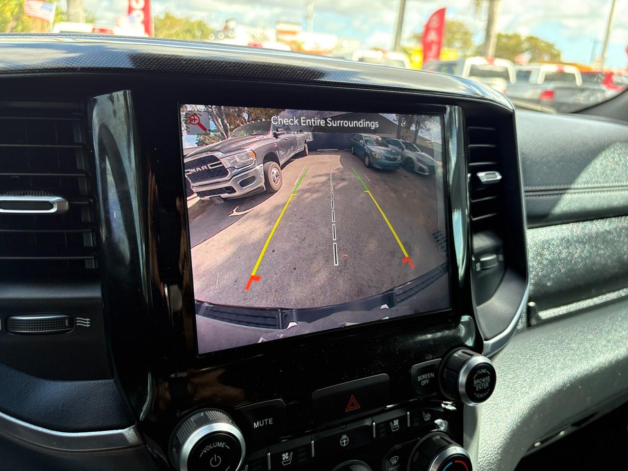 RAM 1500 Laramie Crew Cab SWB 2WD 2022