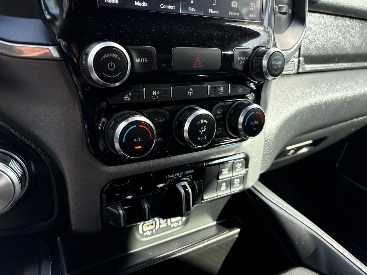 RAM 1500 Laramie Crew Cab SWB 2WD 2022