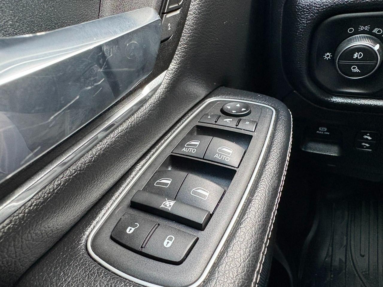 RAM 1500 Laramie Crew Cab SWB 2WD 2022