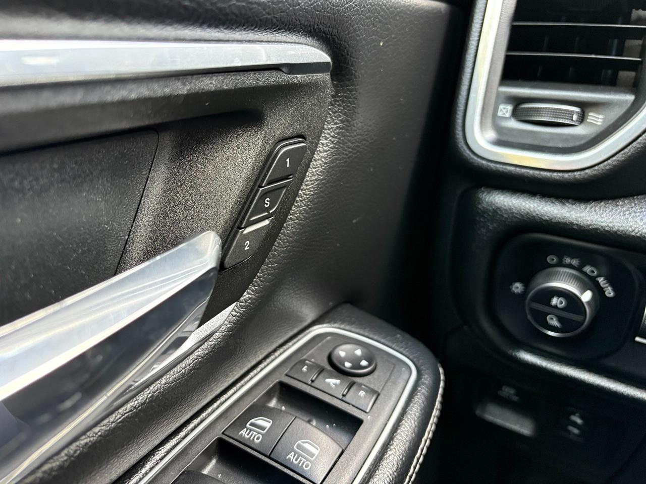 RAM 1500 Laramie Crew Cab SWB 2WD 2022