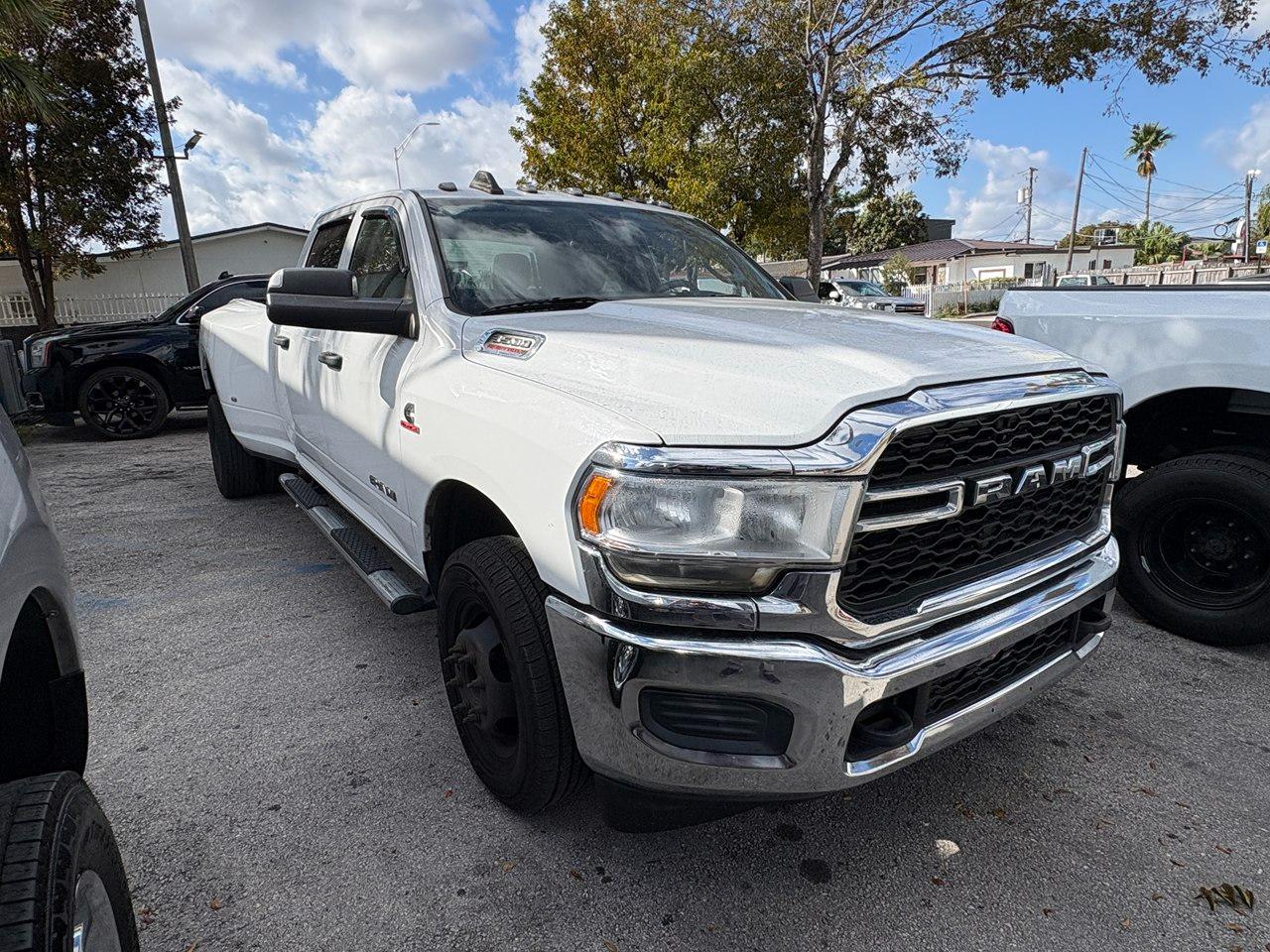 RAM 3500 Tradesman Crew Cab LWB 2WD DRW 2020