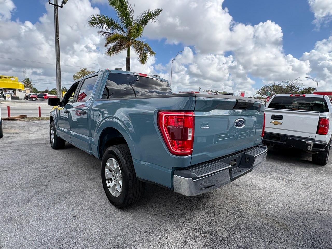 Ford F-150 Lariat SuperCrew 5.5-ft. Bed 4WD 2023