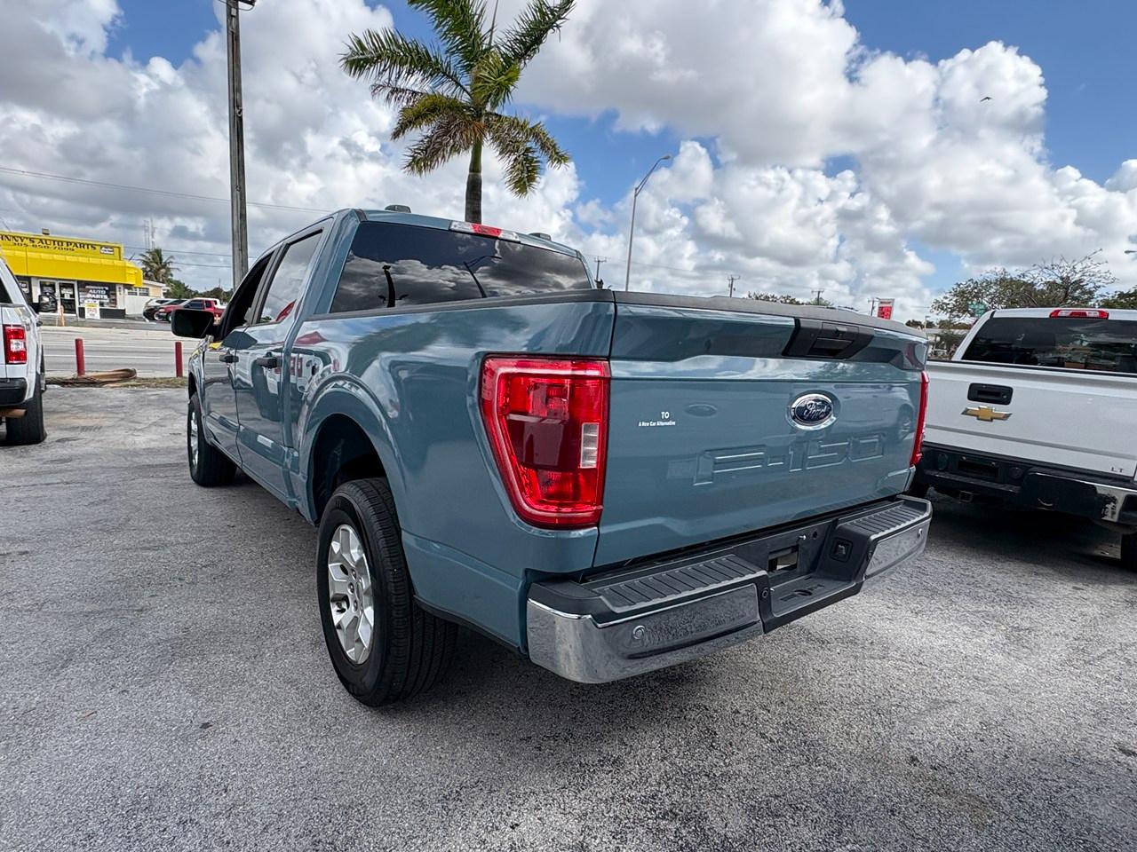 Ford F-150 Lariat SuperCrew 5.5-ft. Bed 4WD 2023
