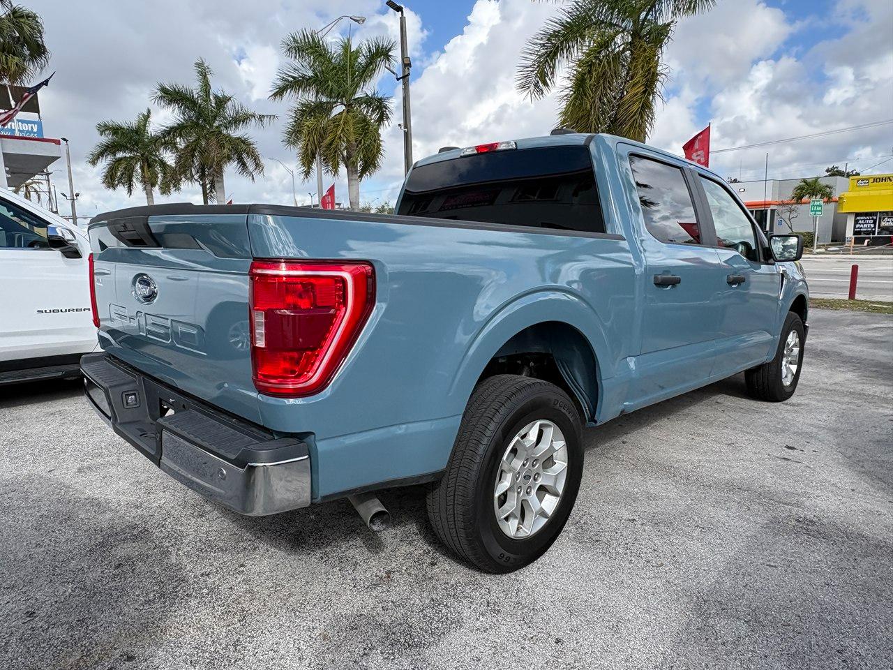 Ford F-150 Lariat SuperCrew 5.5-ft. Bed 4WD 2023