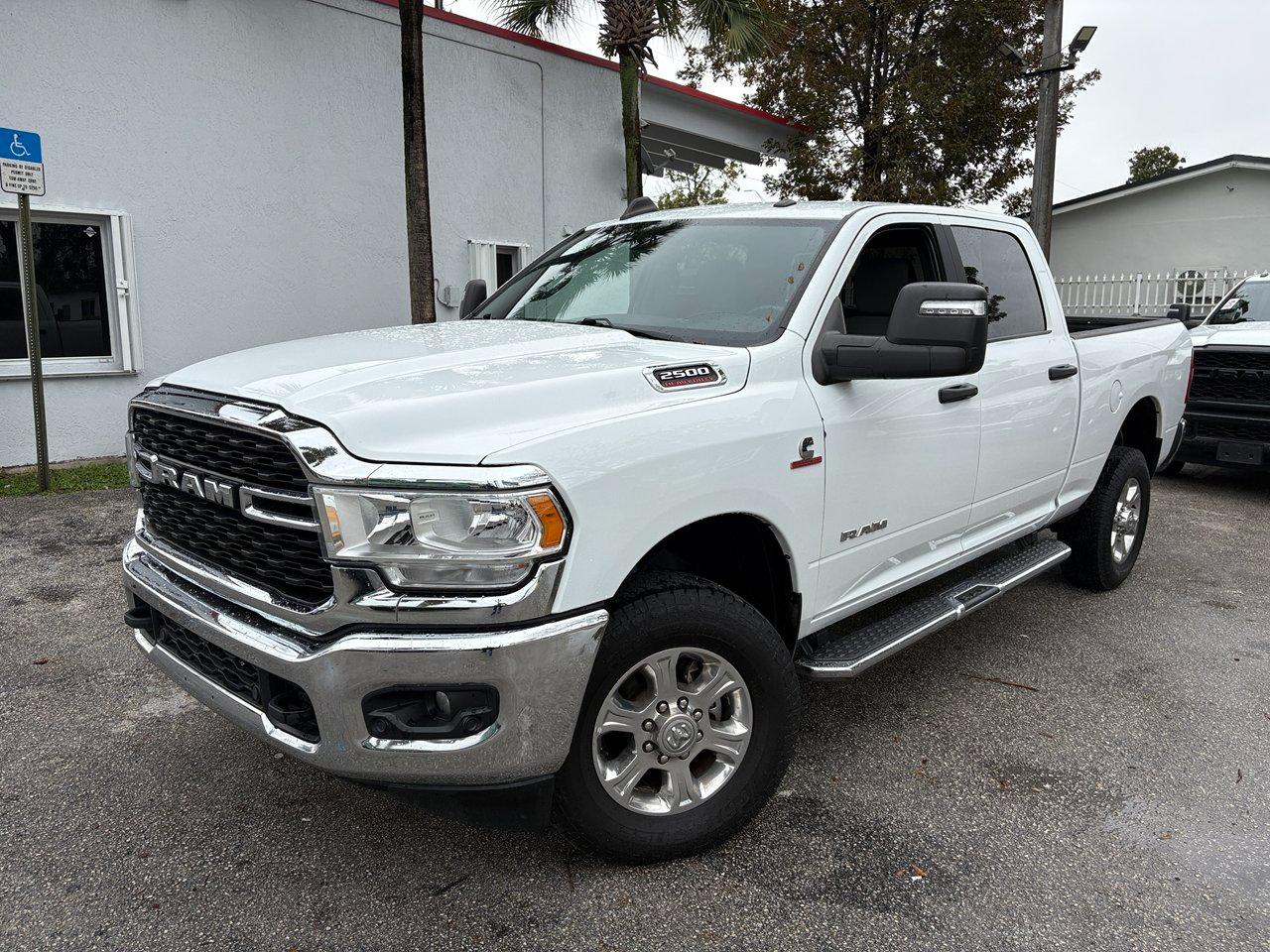 RAM 2500 Tradesman Crew Cab SWB 4WD 2024
