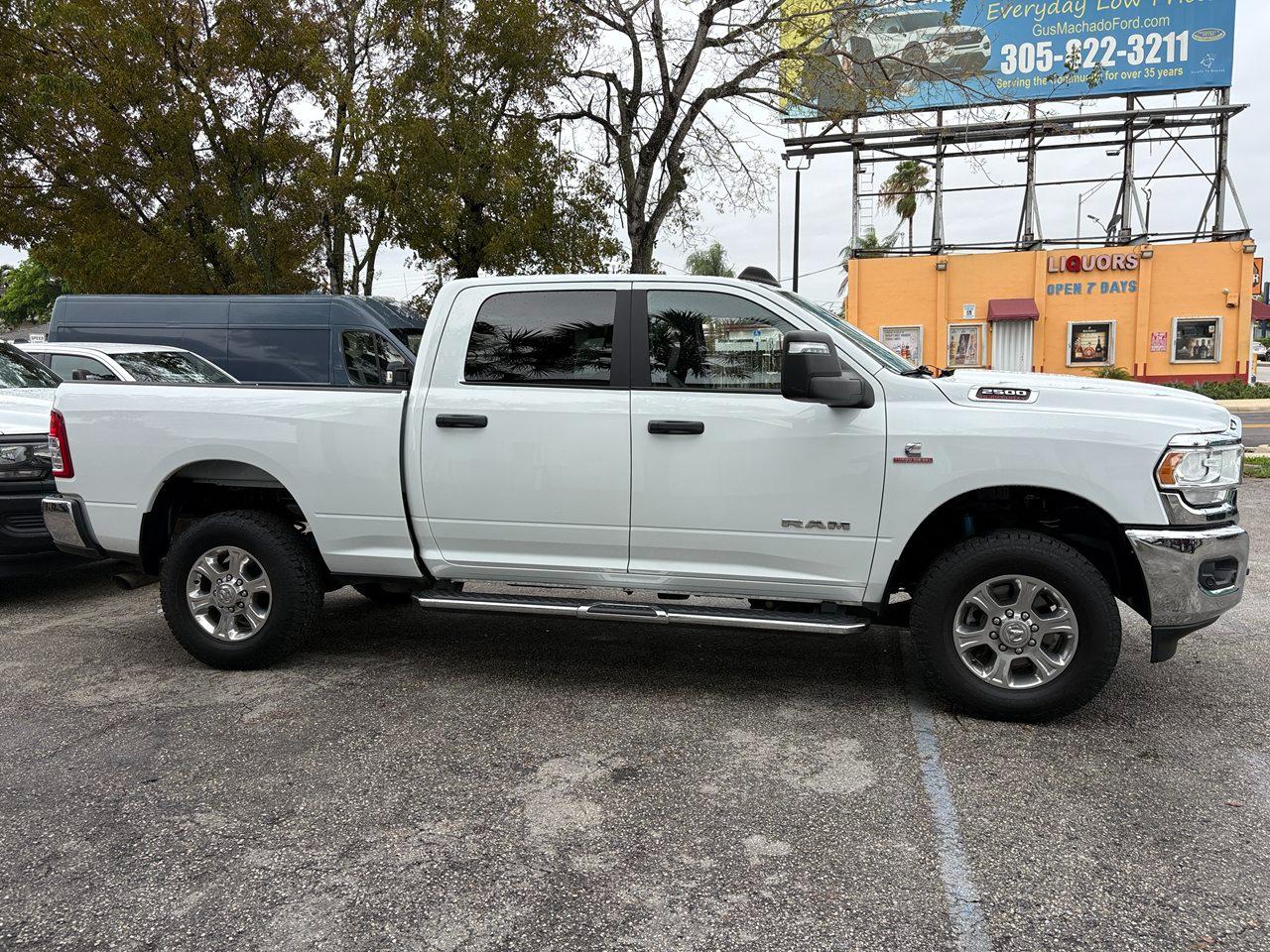 RAM 2500 Tradesman Crew Cab SWB 4WD 2024