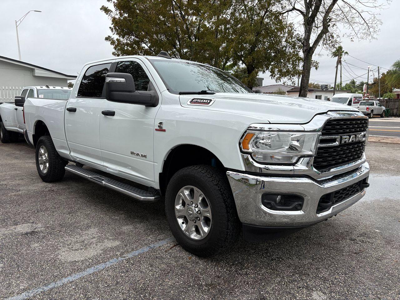 RAM 2500 Tradesman Crew Cab SWB 4WD 2024