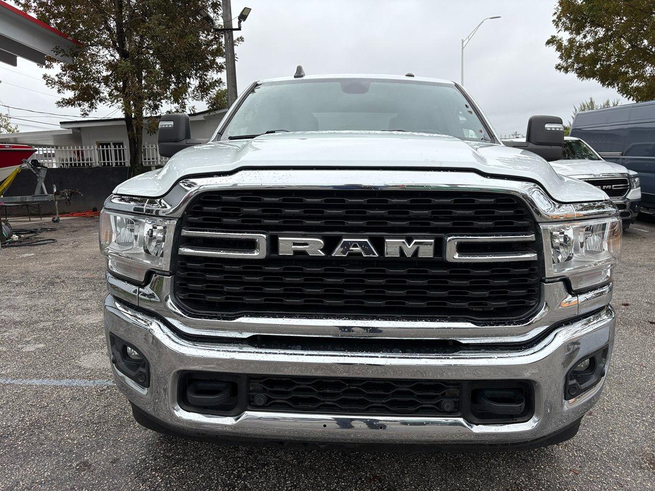 RAM 2500 Tradesman Crew Cab SWB 4WD 2024