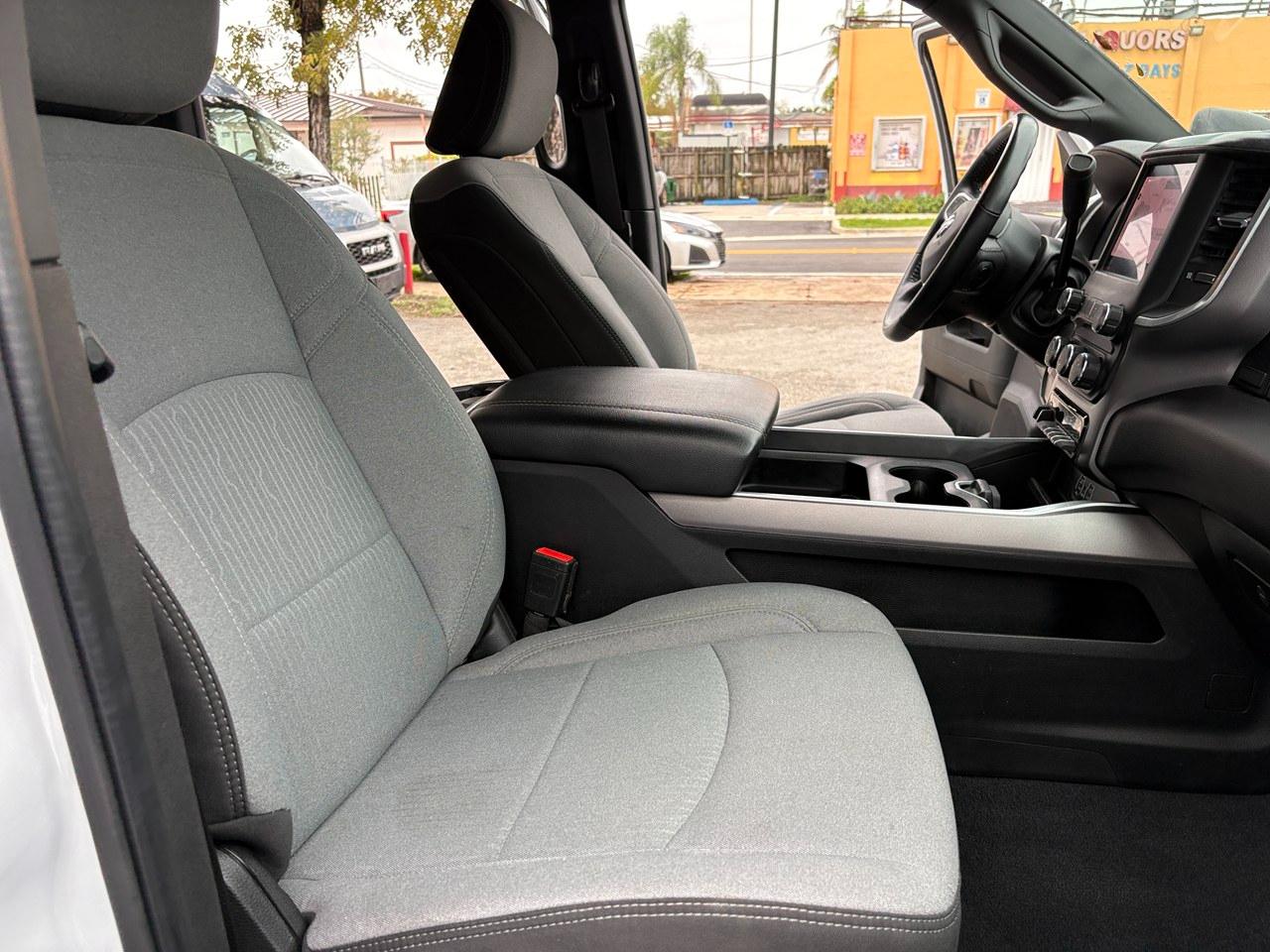 RAM 2500 Tradesman Crew Cab SWB 4WD 2024