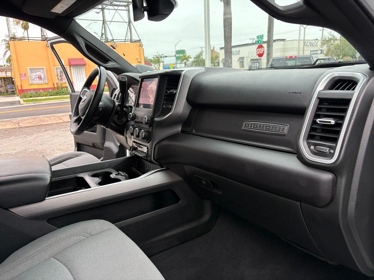 RAM 2500 Tradesman Crew Cab SWB 4WD 2024