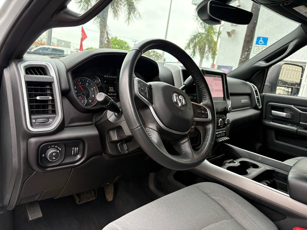 RAM 2500 Tradesman Crew Cab SWB 4WD 2024