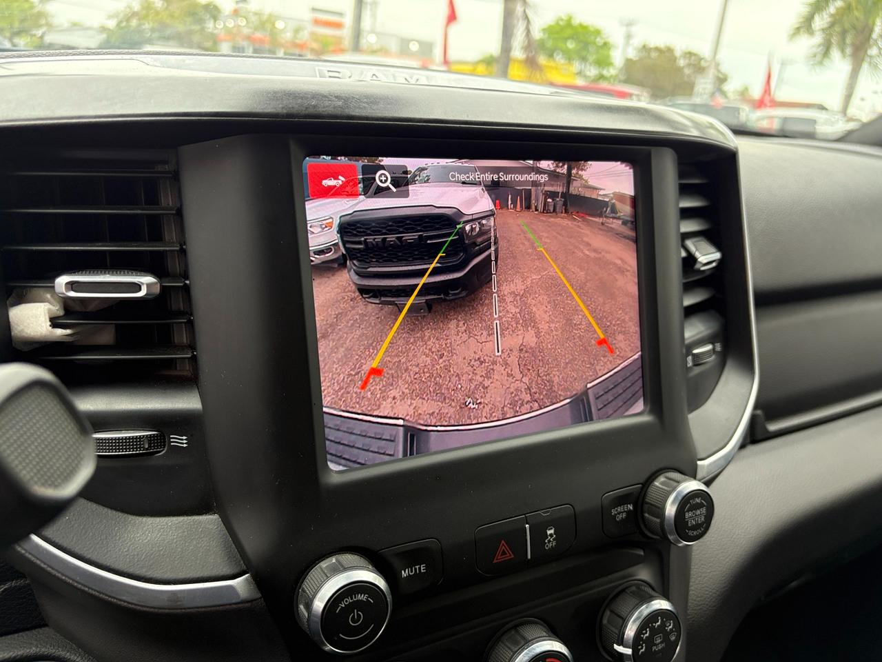 RAM 2500 Tradesman Crew Cab SWB 4WD 2024