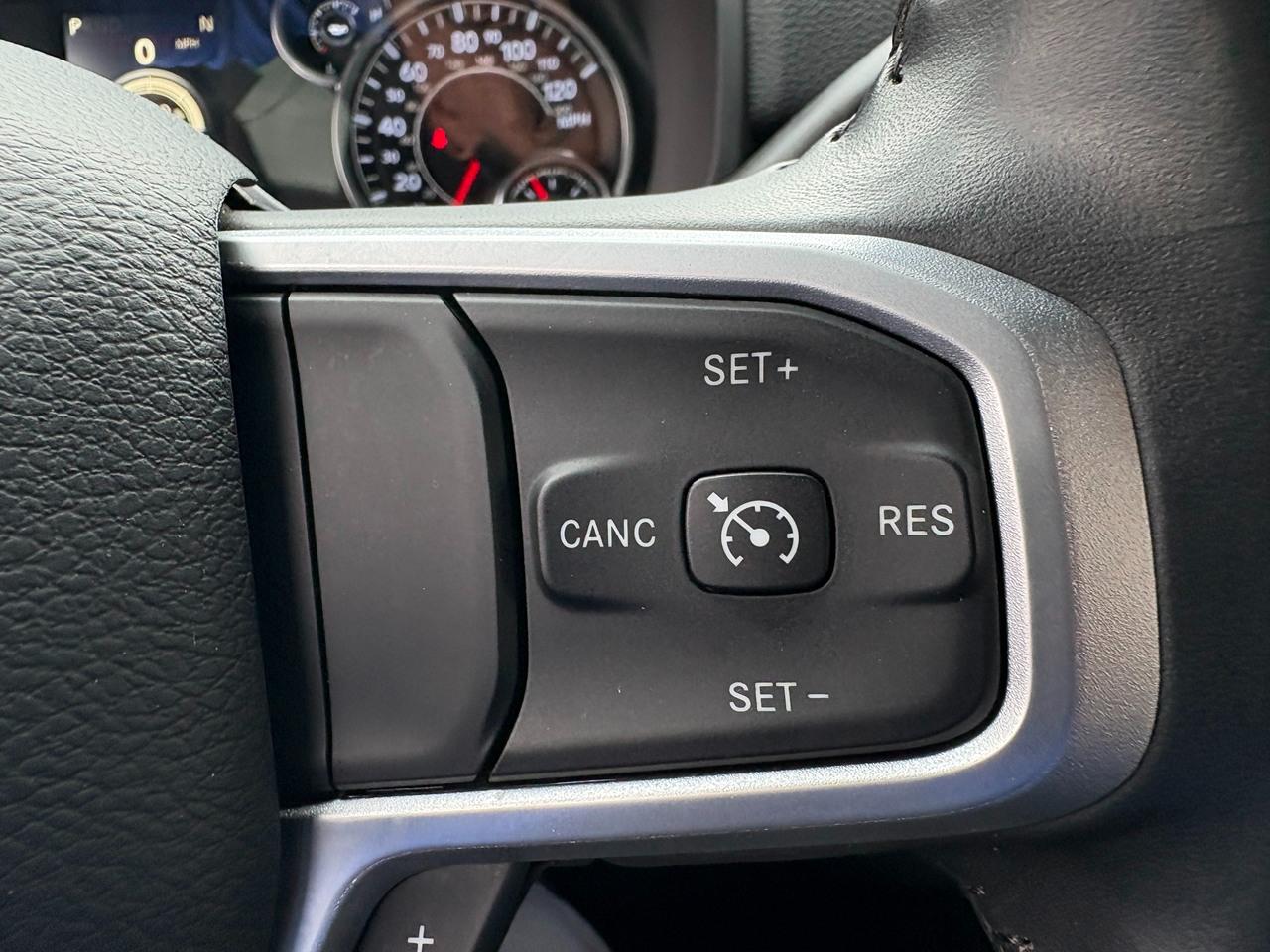 RAM 2500 Tradesman Crew Cab SWB 4WD 2024