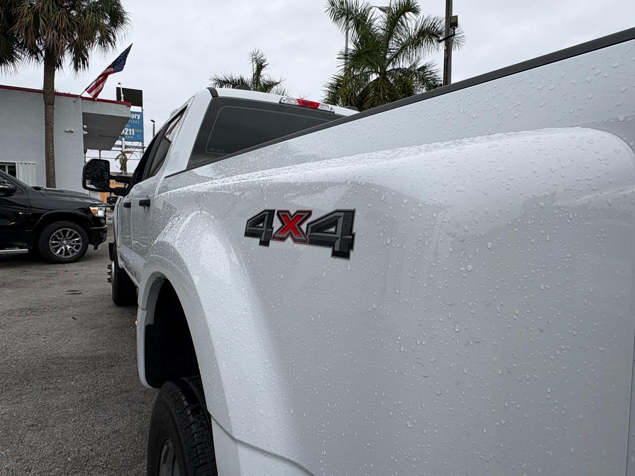 Ford F-350 SD King Ranch Crew Cab Long Bed DRW 4WD 2024