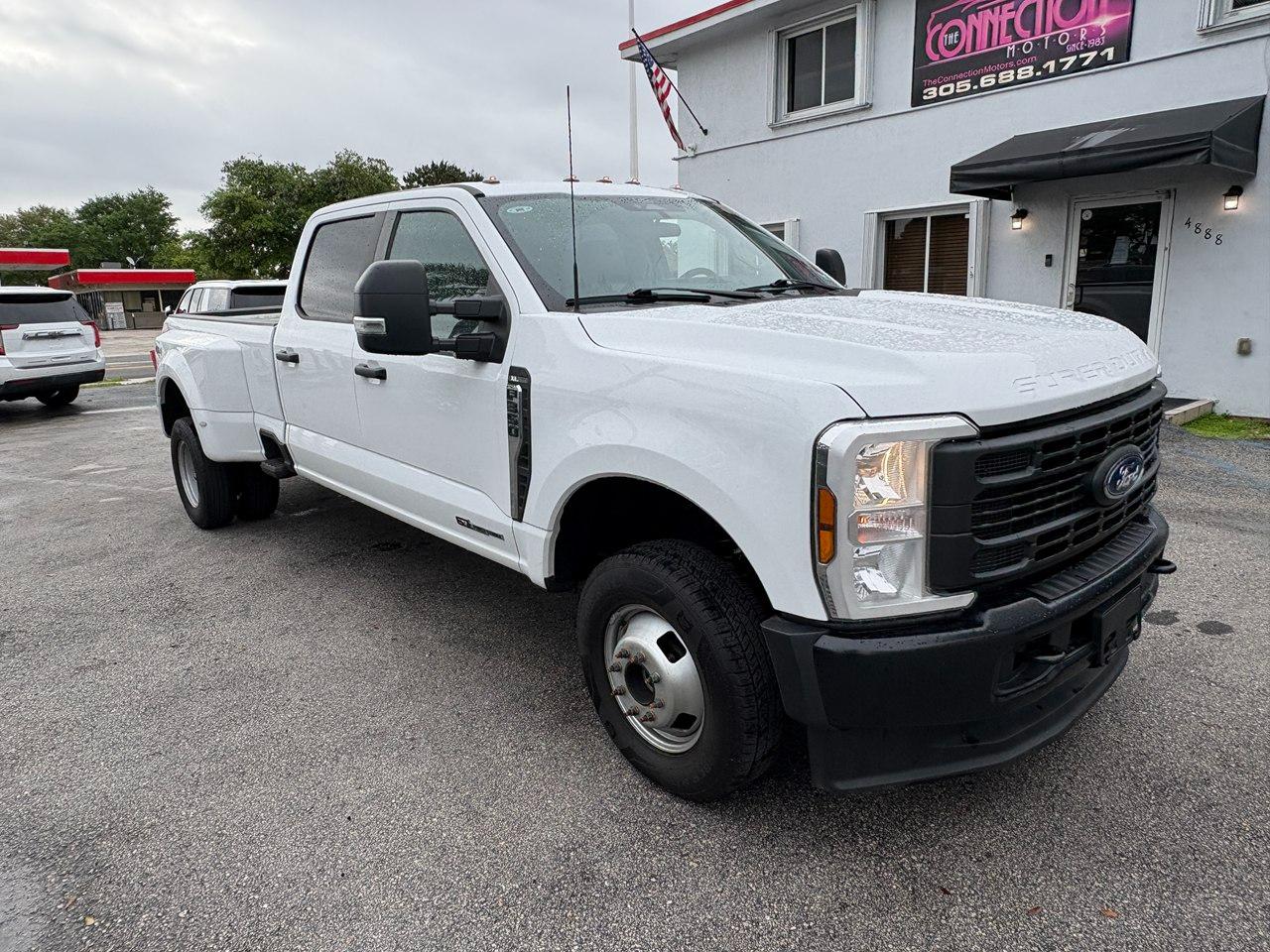 Ford F-350 SD King Ranch Crew Cab Long Bed DRW 4WD 2024