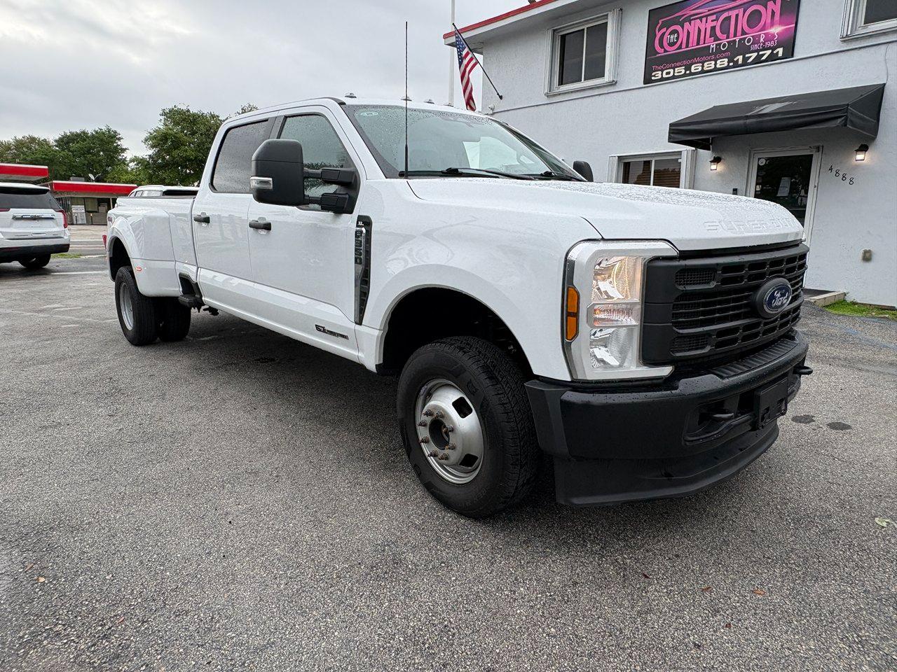 Ford F-350 SD King Ranch Crew Cab Long Bed DRW 4WD 2024