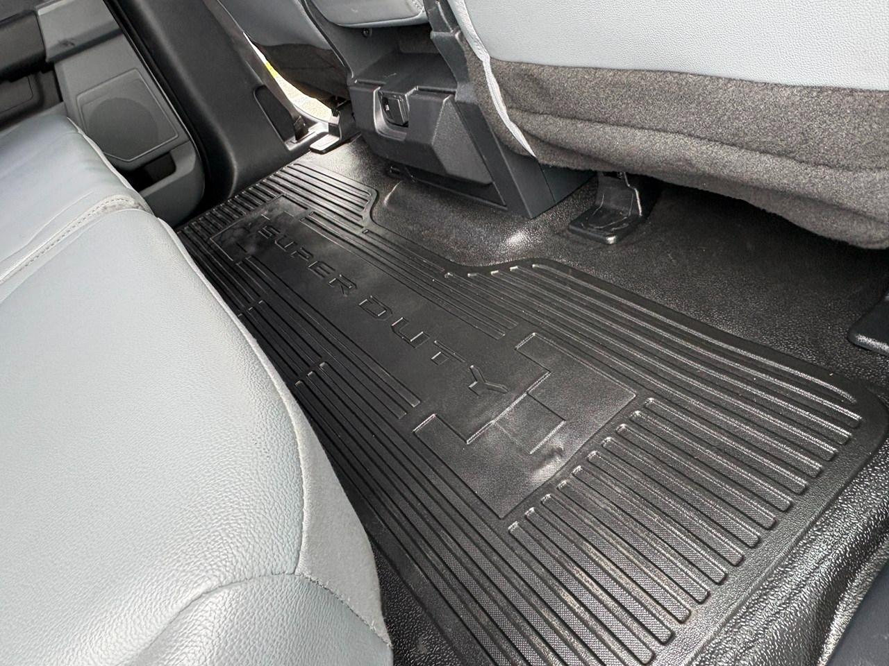 Ford F-350 SD King Ranch Crew Cab Long Bed DRW 4WD 2024