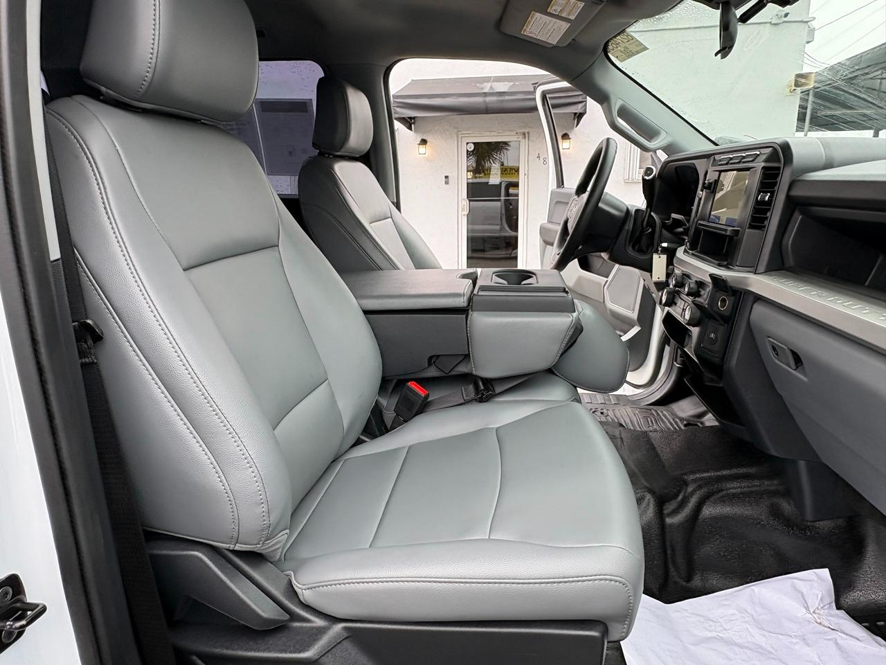 Ford F-350 SD King Ranch Crew Cab Long Bed DRW 4WD 2024