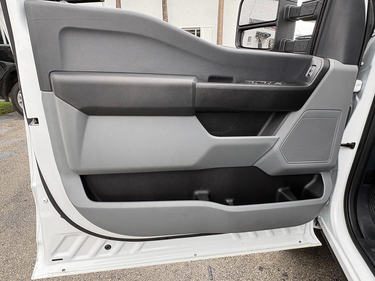 Ford F-350 SD King Ranch Crew Cab Long Bed DRW 4WD 2024