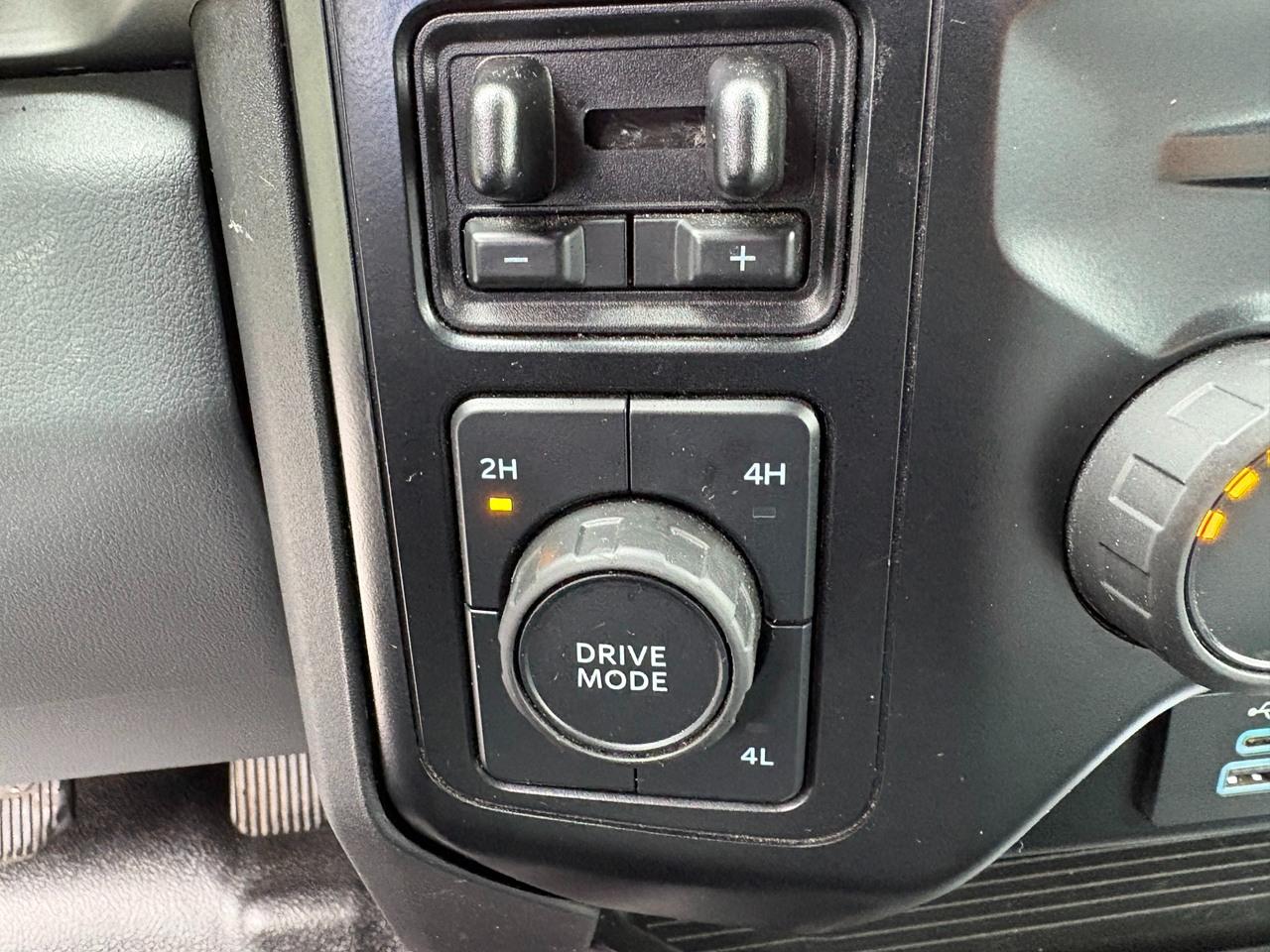 Ford F-350 SD King Ranch Crew Cab Long Bed DRW 4WD 2024