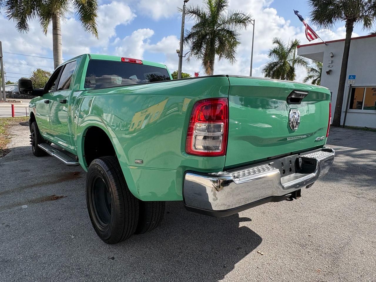 RAM 3500 Big Horn Crew Cab LWB 4WD DRW 2024