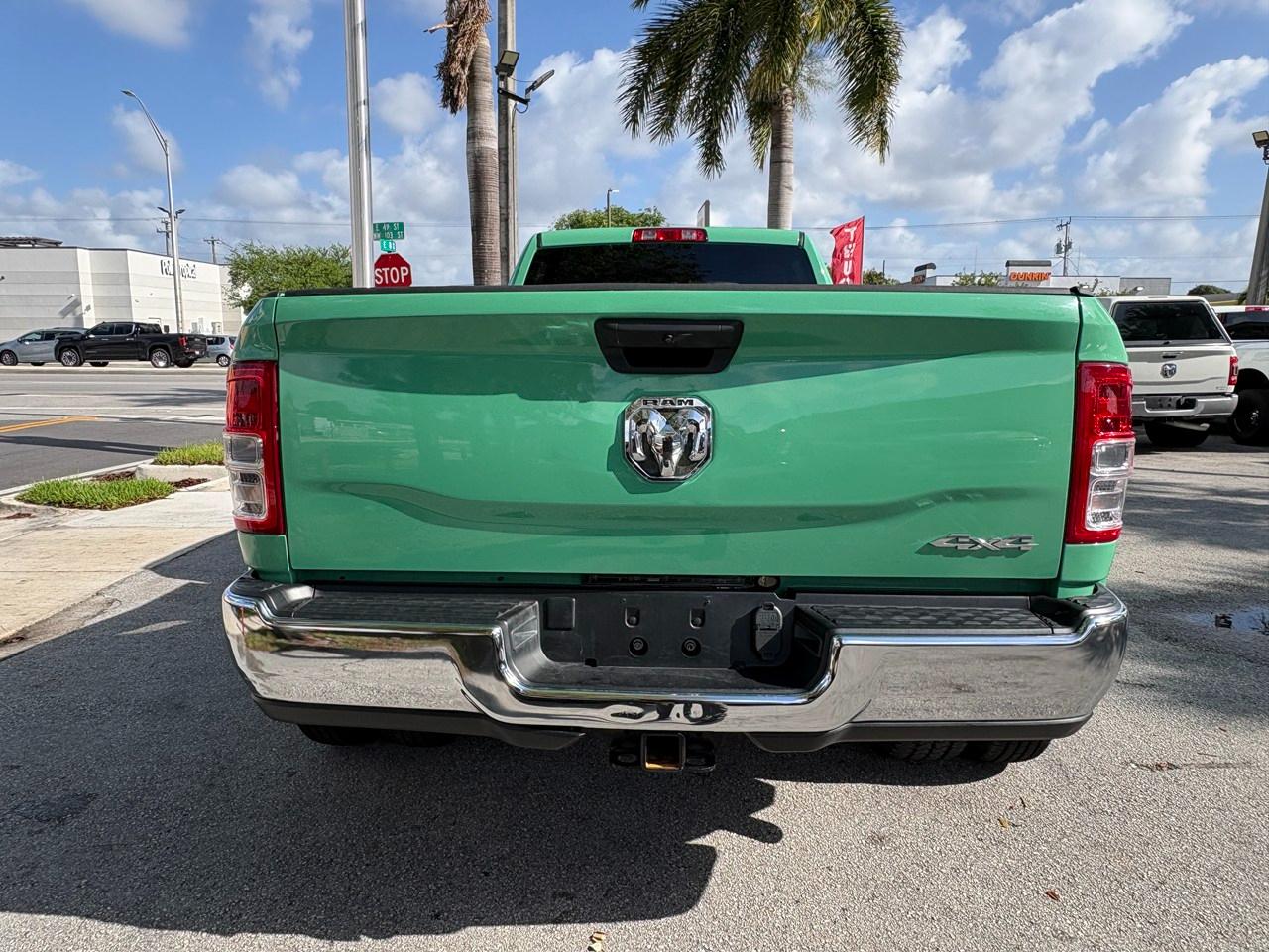 RAM 3500 Big Horn Crew Cab LWB 4WD DRW 2024