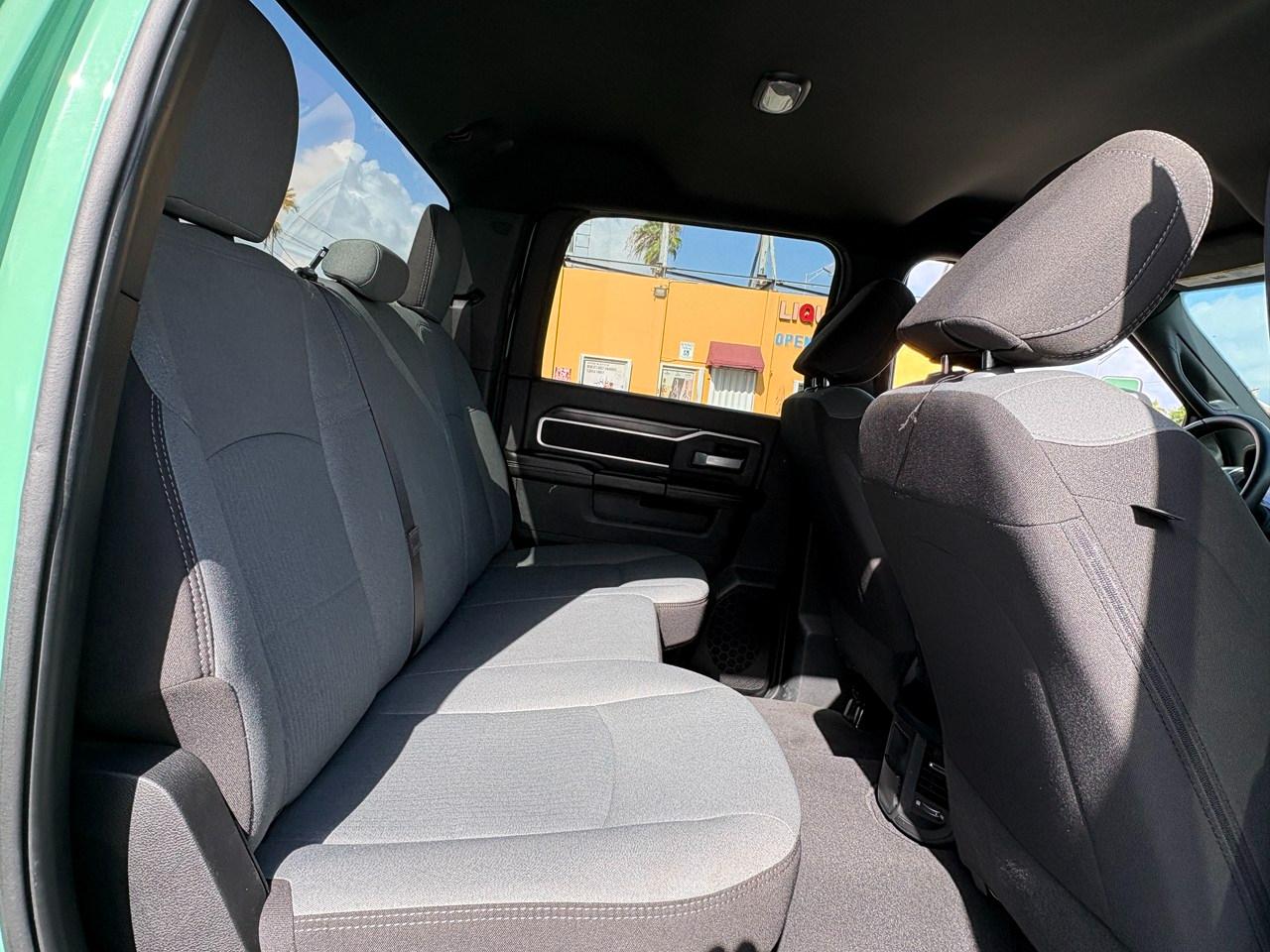 RAM 3500 Big Horn Crew Cab LWB 4WD DRW 2024