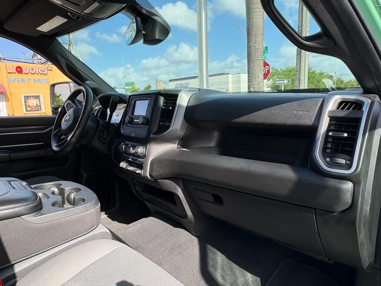 RAM 3500 Big Horn Crew Cab LWB 4WD DRW 2024