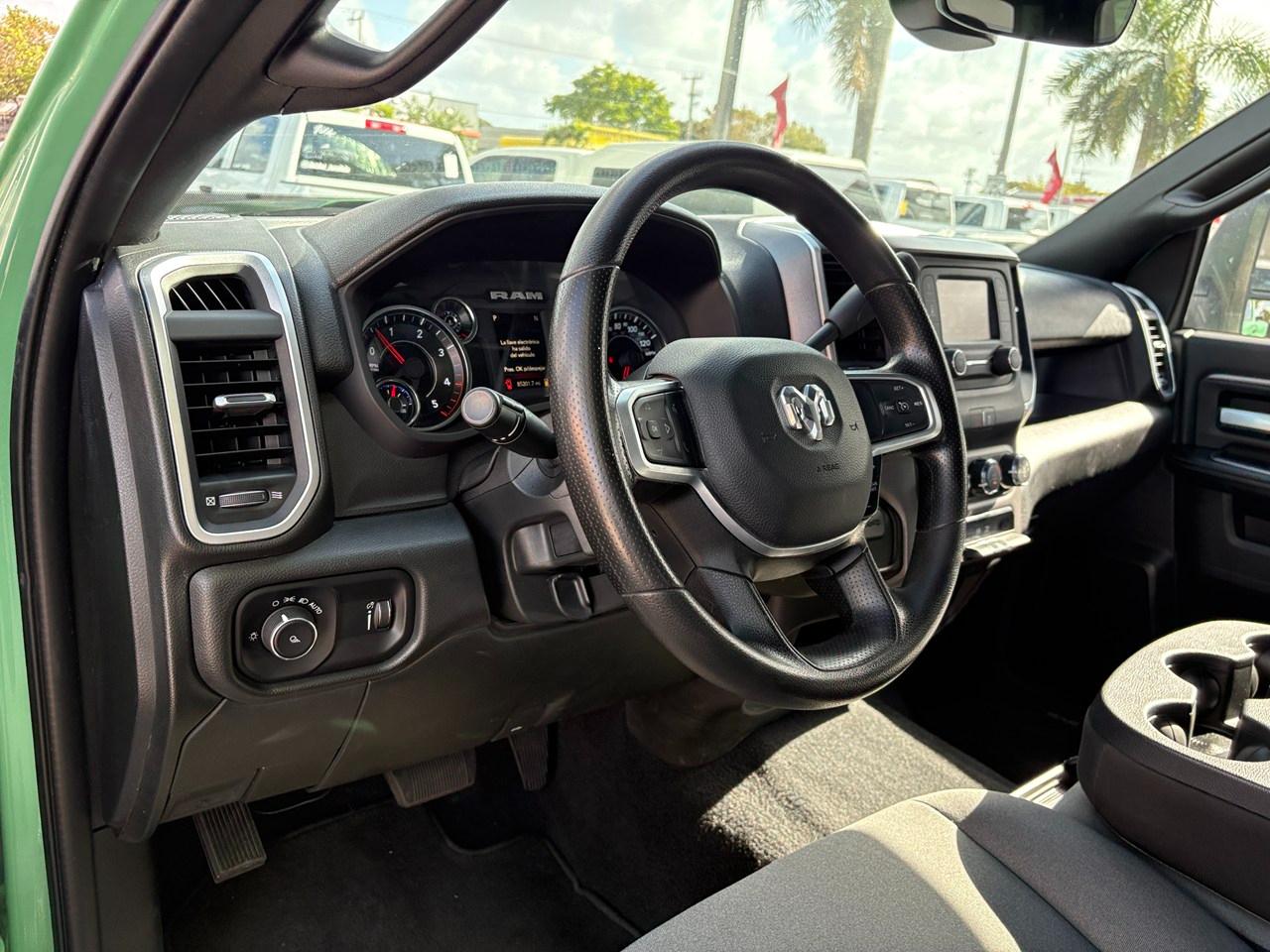 RAM 3500 Big Horn Crew Cab LWB 4WD DRW 2024