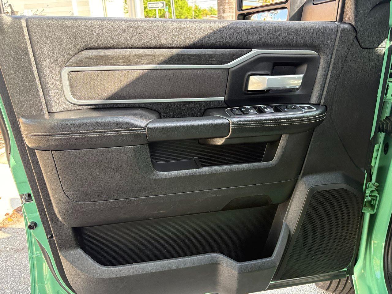 RAM 3500 Big Horn Crew Cab LWB 4WD DRW 2024