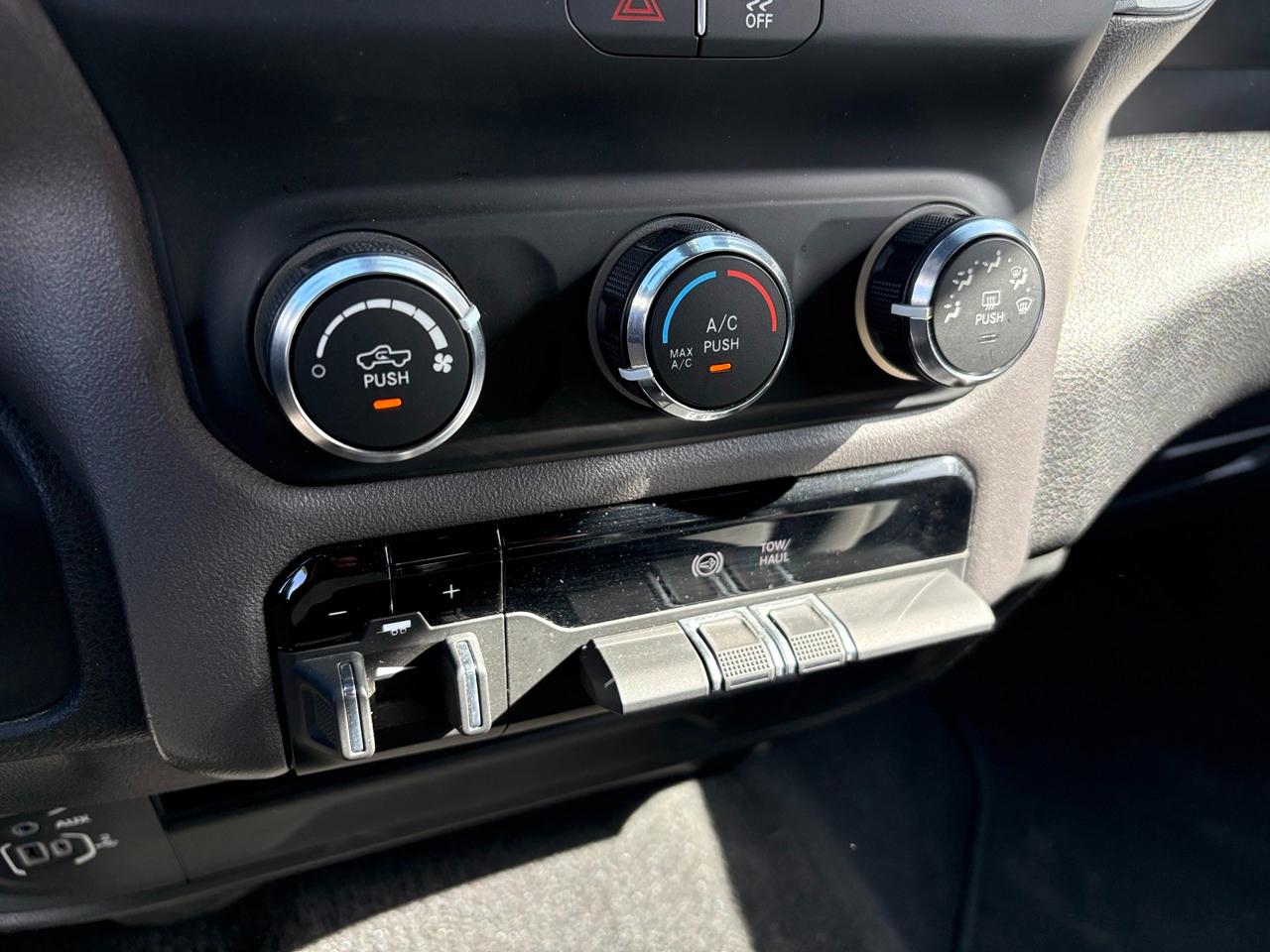 RAM 3500 Big Horn Crew Cab LWB 4WD DRW 2024