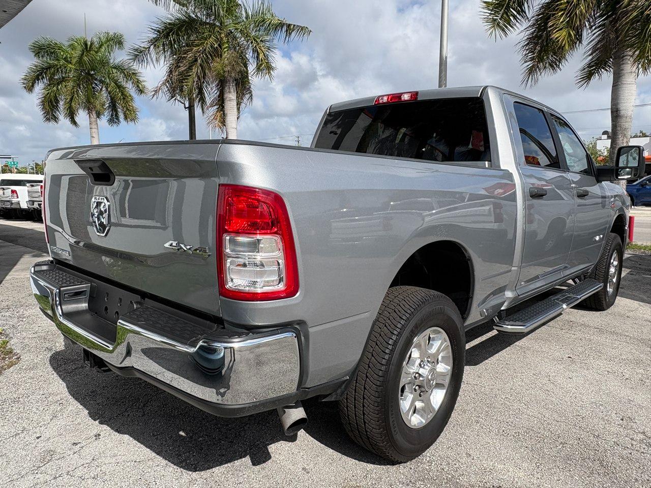 RAM 3500 Big Horn Crew Cab SWB 4WD 2023