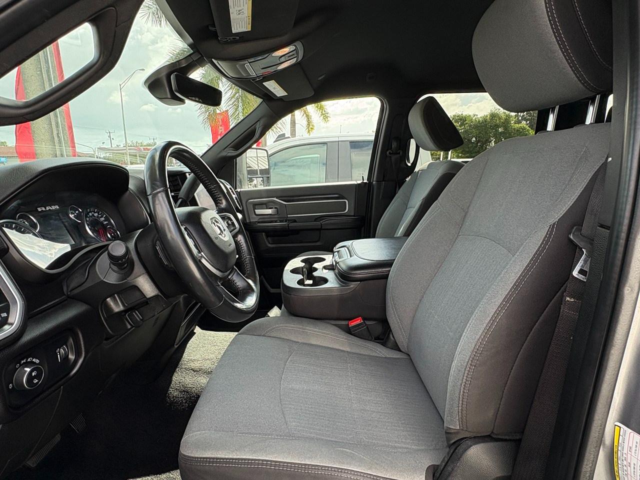 RAM 3500 Big Horn Crew Cab SWB 4WD 2023